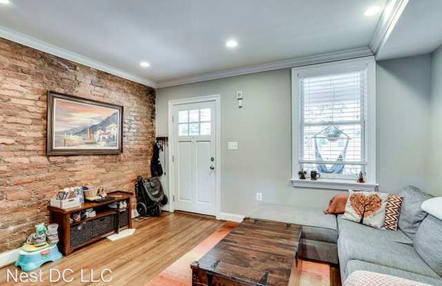 1608 Newton St NW Gallery 4