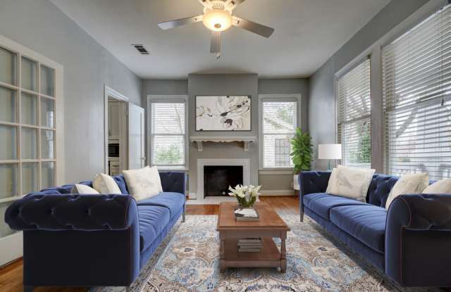 UT PRE-LEASE: Charming North Campus 3 bed/1 bath home, New Interior/Exterior Updates! - 3006 Fruth Street, Austin, TX 78705