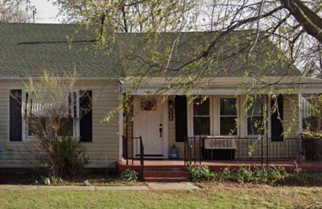 Charming 3 Bed / 1 Bath Home for Rent in Norman, OK photos photos