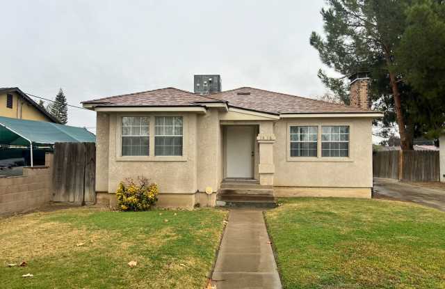 2 Bedroom 1 Bath near schools & park Gallery 3