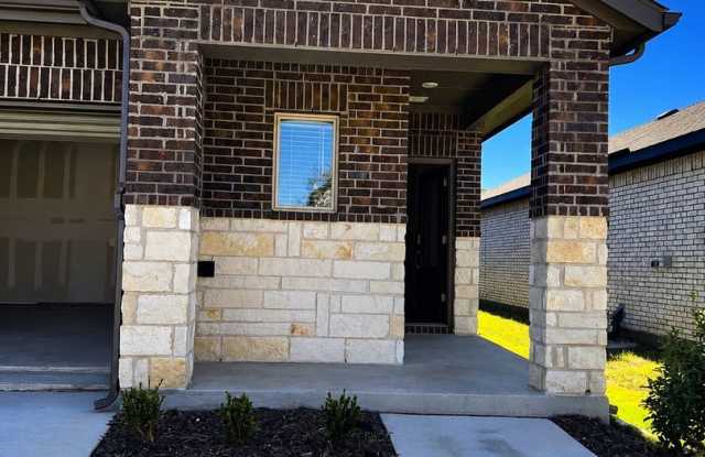 Single Family Home_3 Bed & 2 Bath Gallery 1