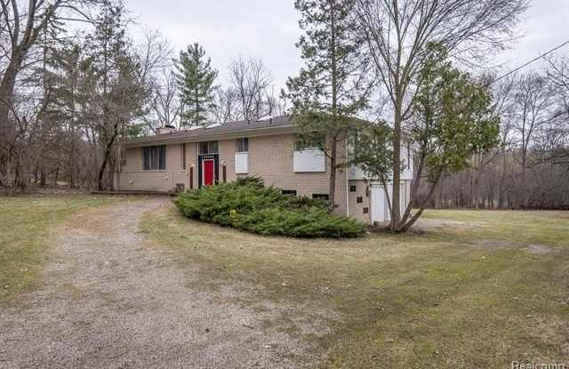 30540 N GREENBRIAR Road photos photos