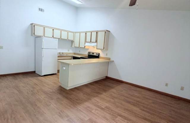 2 Bed/ 2 Bath Near FSU Gallery 3