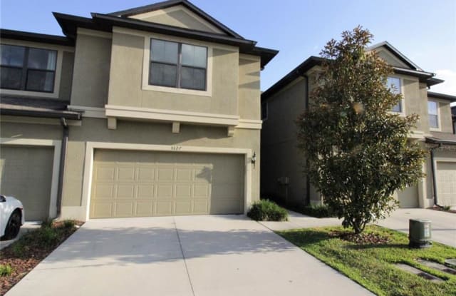 5127 BAY ISLE CIRCLE - 5127 Bay Isle Circle, Largo, FL 33760