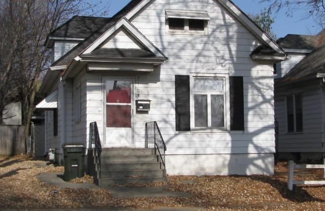 710 W. Stoughton St. - 710 W Stoughton Street, Urbana, IL 61801