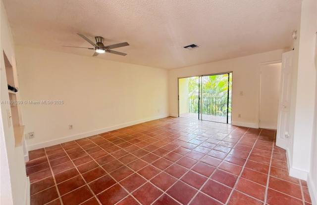 11 Edgewater Dr photos photos