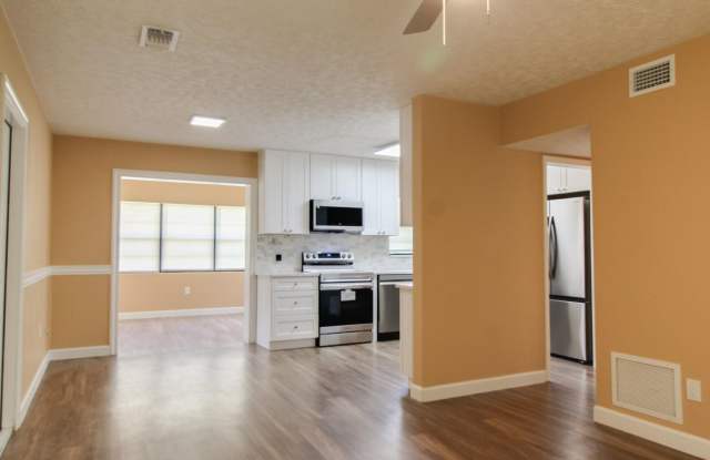 2211 Marcia Dr Orlando FL 32807 - Available NOW! Gallery 3