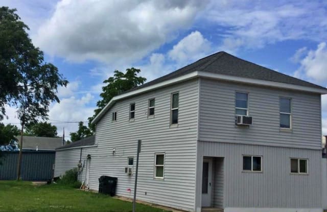 281 State St N - 281 State Street North, Eden Valley, MN 55329