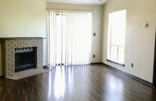 430 Lindsey, 4B Gallery 2