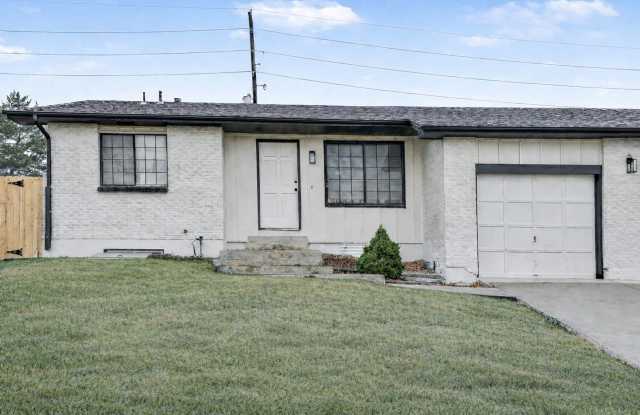 Renovated Duplex Available in Arvada! photos photos