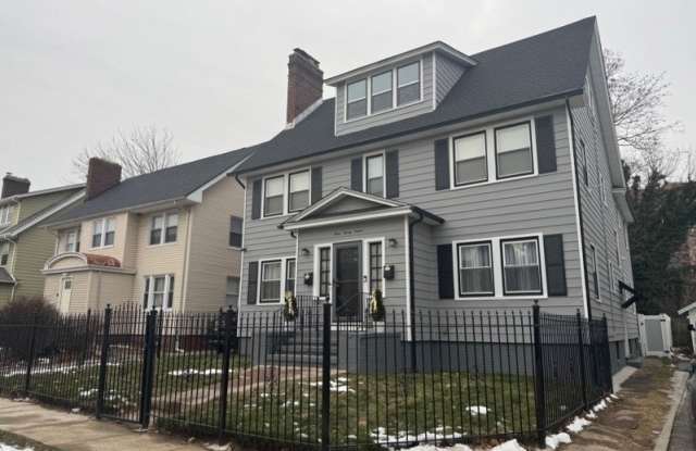 327 N Maple Ave photos photos