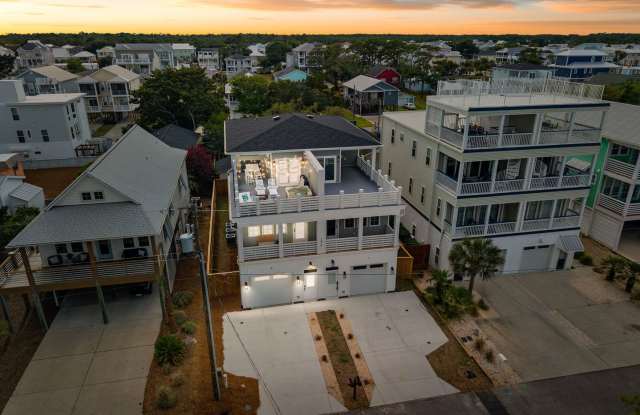 Rooftop Spa + Bar | Walk to Beach Gallery 1