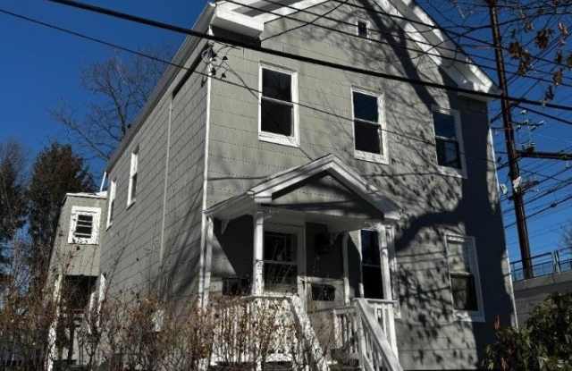 15 W Emerson Ave - 15 West Emerson Avenue, Rahway, NJ 07065