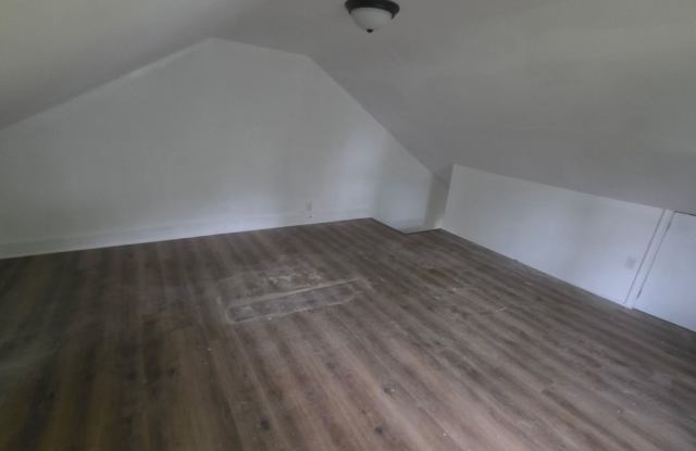 3 bedroom 1 bathroom Gallery 4