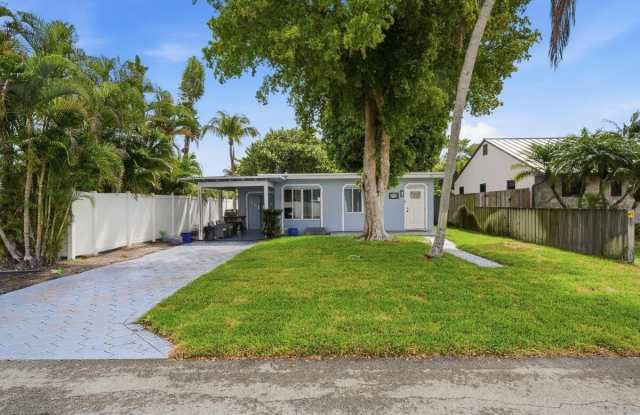 712 NE 10th Avenue photos photos