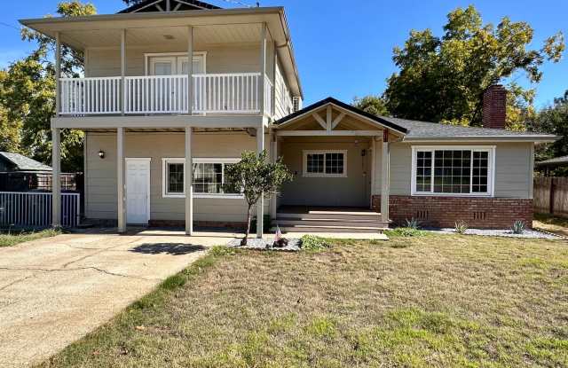 4 BED 2.5 BATH IN SOUTH REDDING photos photos