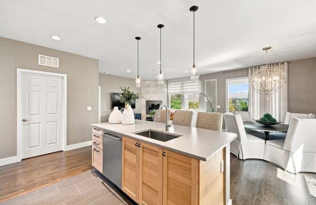 25329 East Lake Pl Gallery 4