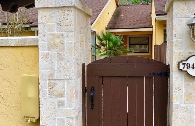 794 SANDPIPER LN - 794 Sandpiper Ln, Sawgrass, FL 32082