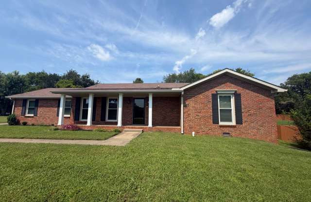 Beautifully Kept & Remodeled! A 3-Bedroom House in 37043! photos photos