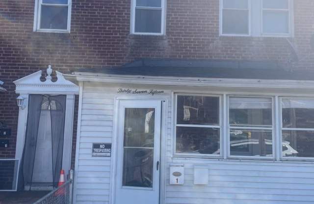 Spacious Newly Renovated 4 Bedroom Home with 2 Kitchens – Ready to Rent! photos photos