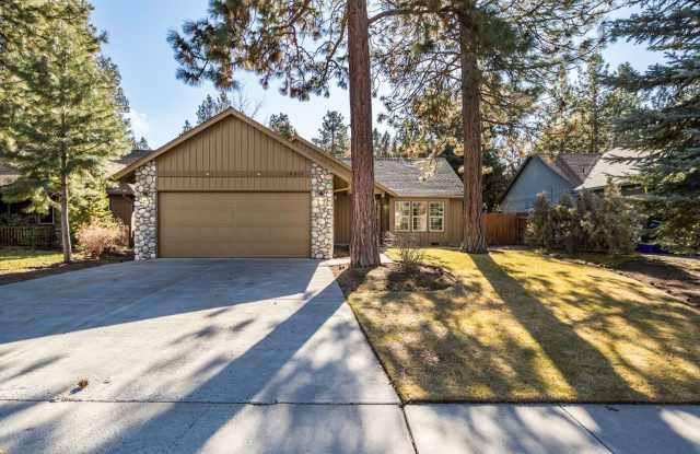 Super Bendy Single Level Home Backing to Open Area - 19917 Antler Point Drive, Bend, OR 97702