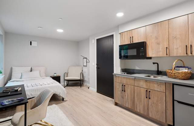 Clara Apartments - Student Housing Gallery 4