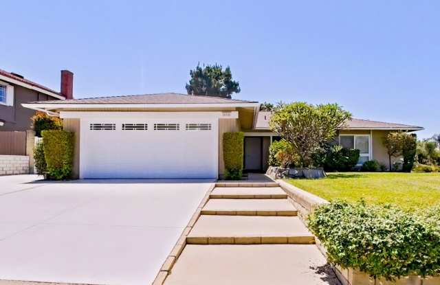 4 Bedrooms | 2 Bathrooms | 1,574 Sq Ft | Single‑Family Home photos photos
