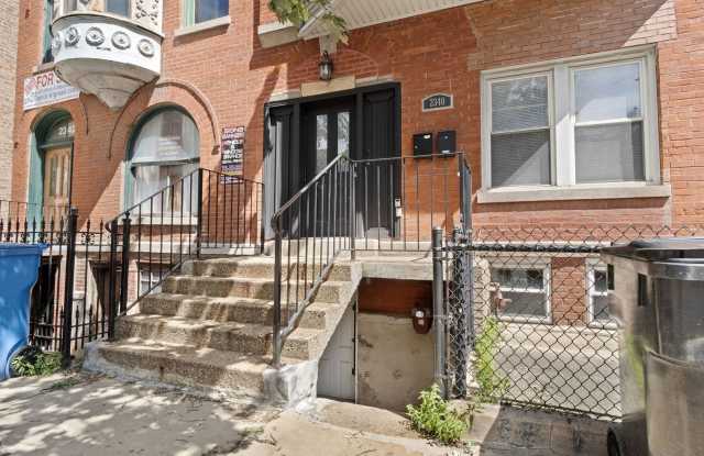 2340 W Taylor Street Gallery 2