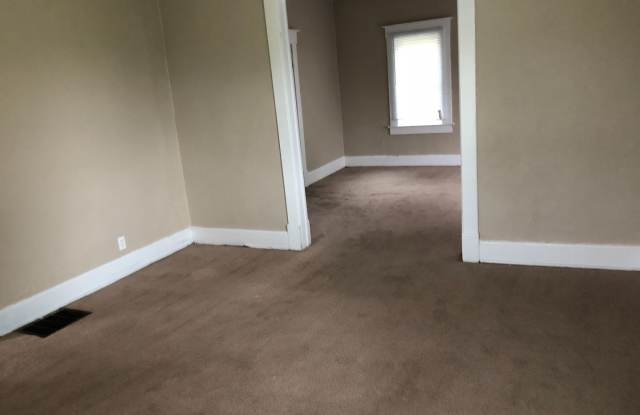 4237 N Ralston Gallery 3
