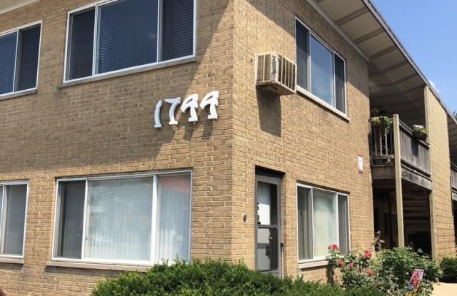 1744 East OAKTON Street - 1744 East Oakton Street, Des Plaines, IL 60018