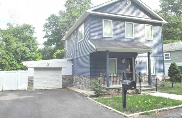 13 Roger Ave photos photos