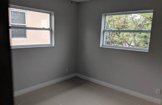 805 19th Street - 3 Gallery 2