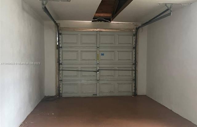 6561 Racquet Club Dr Gallery 3