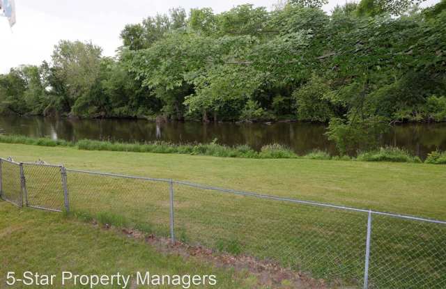 408 1/2 River Avenue Gallery 2