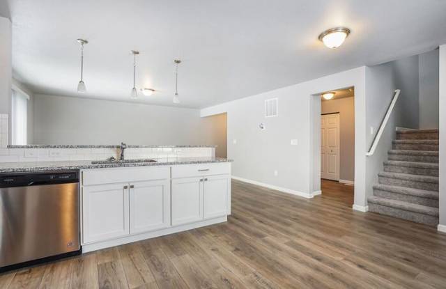 2215 Macatawa Lane Gallery 4