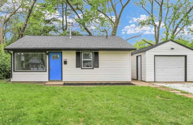 1309 Hedge Rd photos photos