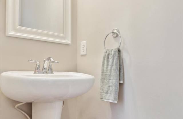 113 RAVEN Court Gallery 3