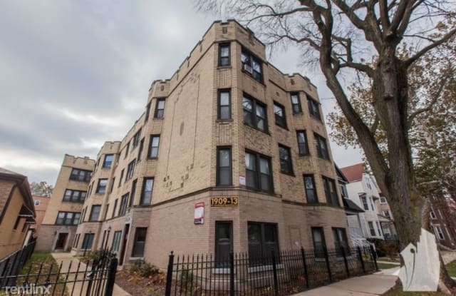 1911 W Larchmont Ave 1 - 1911 West Larchmont Avenue, Chicago, IL 60613