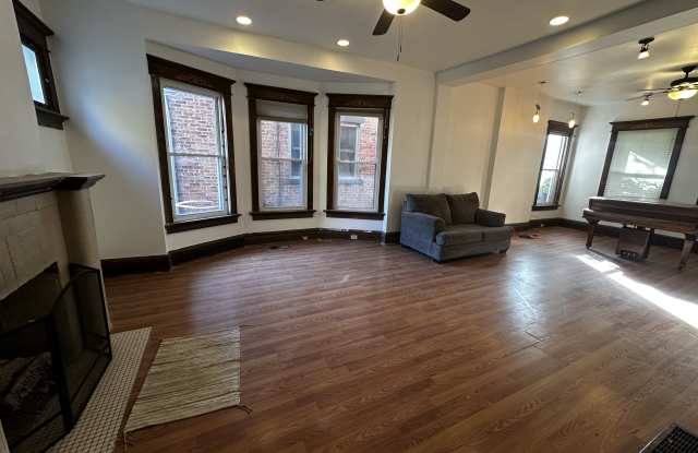374 Kendall Pl, Gallery 2