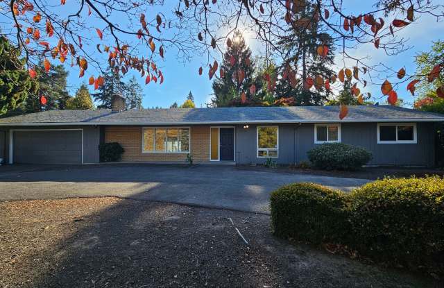 SINGLE LEVEL IN RALEIGH HILLS - REMODELED 3 BEDROOMS, 2 BATHS Gallery 1