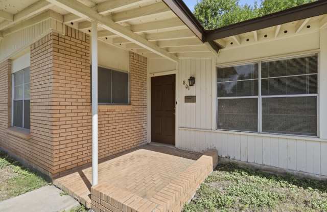 Prime North Central Location! Gallery 3