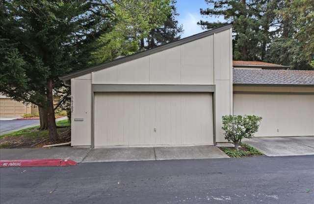 Fantastic 2-Bed, 2-Bath Townhouse with Private Patio and Garage photos photos