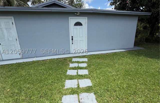 4851 NW 192nd St Gallery 3