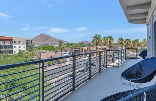 3801 N GOLDWATER Boulevard Gallery 3