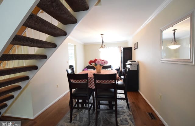 12127 CLIFFTONDALE DRIVE Gallery 3