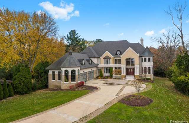 3425 W LONG LAKE Road Gallery 4