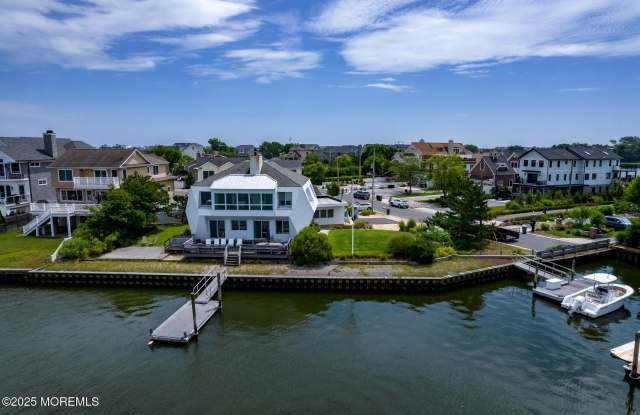 98 Waterman Avenue photos photos
