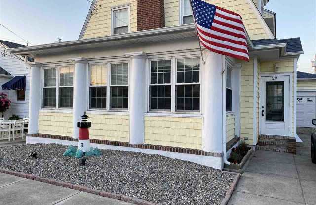 29 N Hanover Ave - 29 North Hanover Avenue, Margate City, NJ 08402