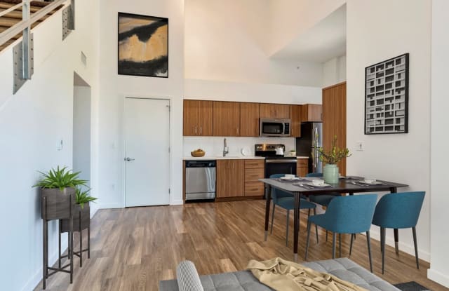 Summit at Wash Park Apartments Gallery 3