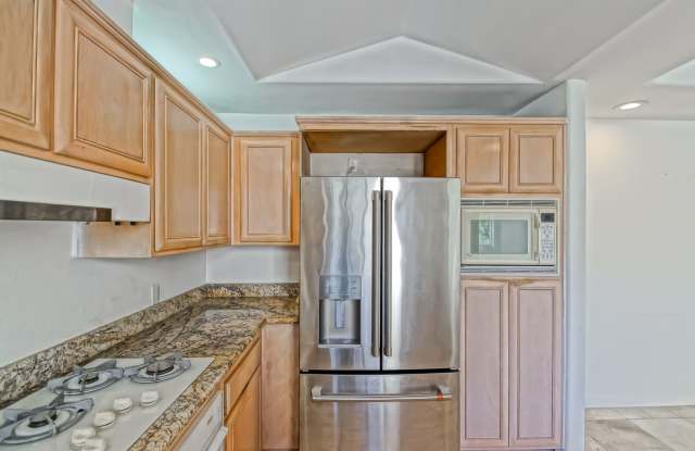 Remodeled Corner 3+2 Unit with Luxury Finishes Near Century City & Westwood photos photos